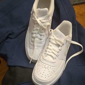 Nike Womens Gym Shoes Sz7